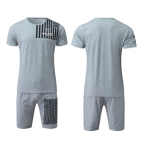 Ensemble deux-pièces d'été pour hommes, short et t-shirt réversibles avec logo personnalisé, vêtements légers en option - Product Image 1