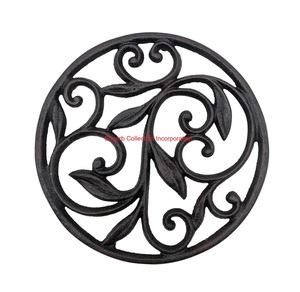 Dessous de plat ananas en laiton massif de style vintage support de plaque chauffante en métal décoratif porte-pot de cuisine rond et protecteur de table en vente - Product Image 3