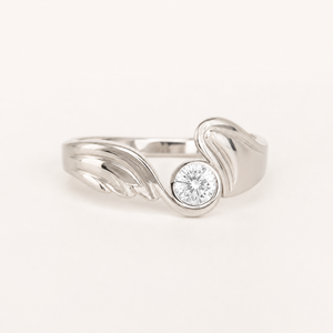 Bague Celeste Wing plaquée or 18 carats avec grappe de coquillages, bijoux de mode - Product Image 5