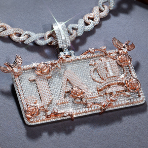 Elegante colgante de Hip Hop con detalles de oro rosa, moissanita de Plata de Ley 925, diamantes redondos de corte brillante con claridad VVS - Product Image 1