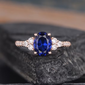 Anillo de racimo de moissanita y zafiro azul cultivado en laboratorio de corte ovalado de 8x6mm para regalos estilo Art Deco hecho a mano anillo de oro rosa sólido de 14K - Product Image 1