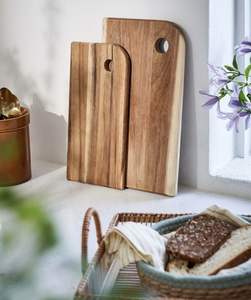 Tabla de cortar de madera apta para alimentos tratada con aceite protector que ofrece seguridad de corte confiable durante la preparación de comidas - Product Image 5