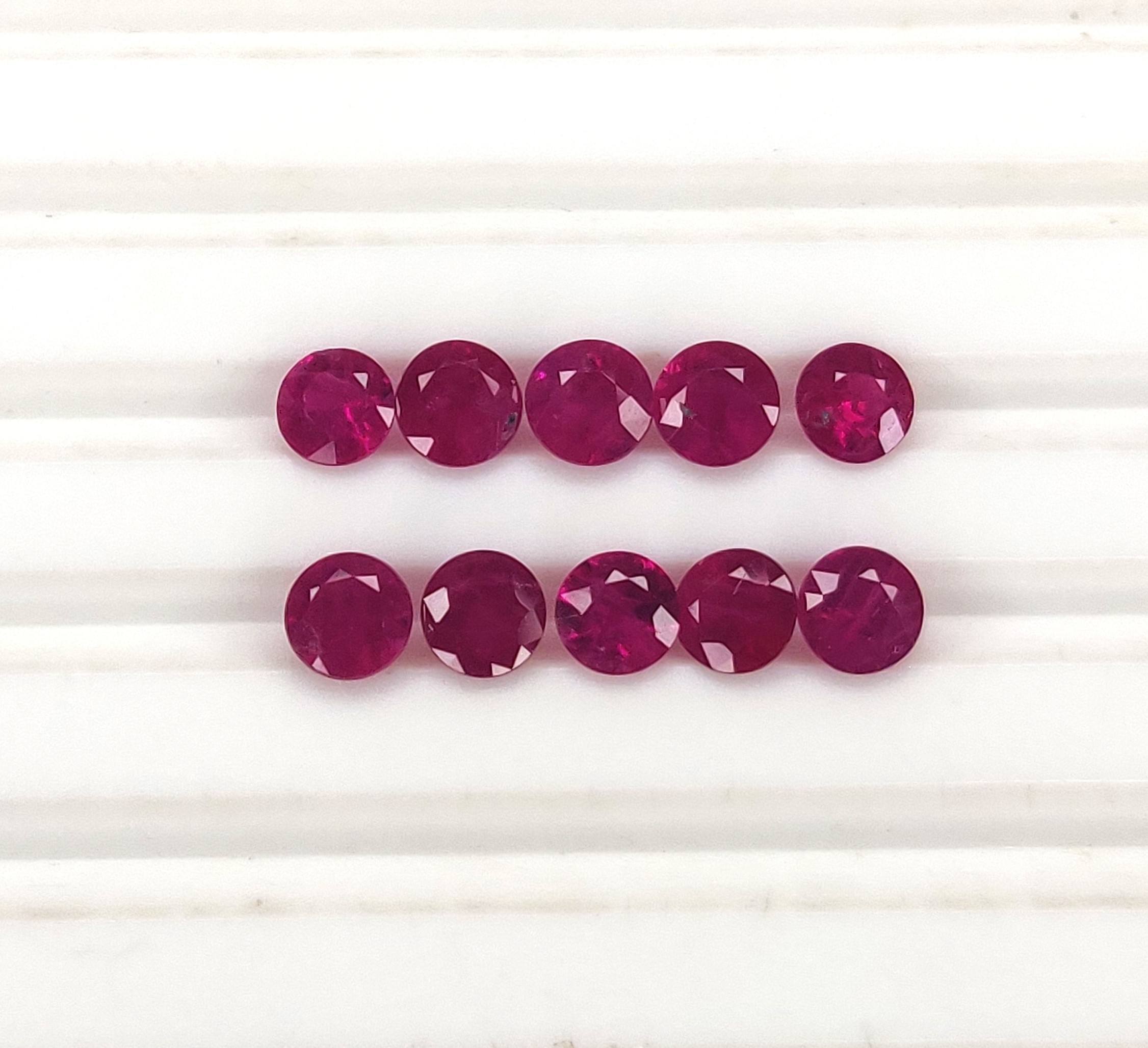 สีชมพูแดง