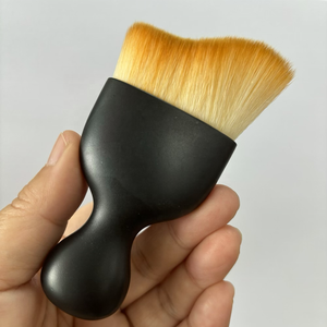 Cepillo de polvo multifuncional utilizado para limpiar el interior y el exterior de la salida del aire acondicionado del automóvil - Product Image 2