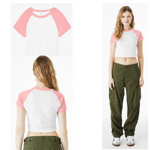 T-shirt décontracté Y2k extensible à manches courtes slim fit à blocs de couleur 3D Bella Batik pour femmes - Product Image 1