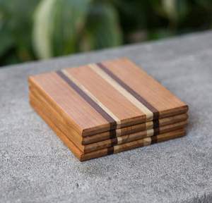 Ensemble de dessous-de-verre en bois lisse pour la protection du bureau et le style intérieur professionnel - Product Image 1