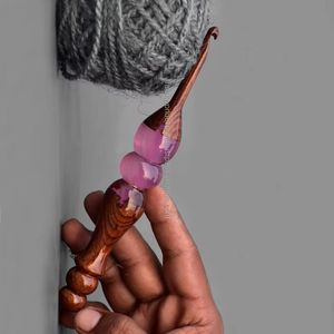 Haute qualité Offre Spéciale fabriqués à la main en bois et résine mélange crochets à crochet aiguilles ergonomiques à poignée souple crochets de taille différente FWE - Product Image 1