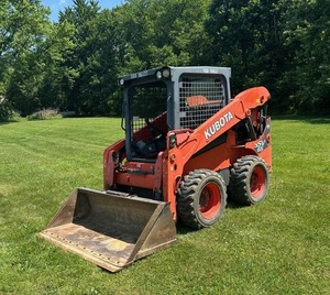 2017 Kubota SSV65รถลื่นไถลไฟฟ้าขนาดกะทัดรัดที่มีประสิทธิภาพสูงสุดโดยมีมอเตอร์หลักและส่วนประกอบเครื่องยนต์ - Product Image 1