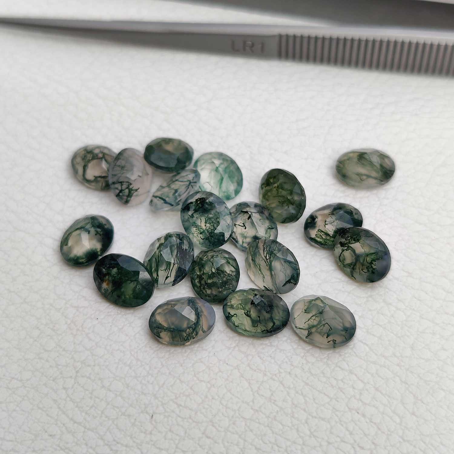 สีเขียว