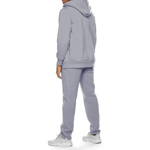Conjunto de chándal gris clásico personalizado con capucha para hombre, complemento de armario versátil y elegante para chándales de hombre - Product Image 3