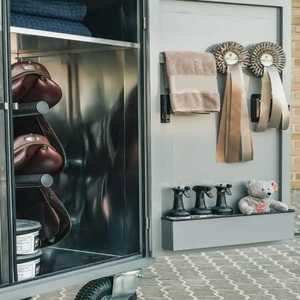 Boîte à selle réglable professionnelle Sports & Entertainment Horse Tack Locker - Product Image 3