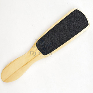 Lima de Pies de Acero Inoxidable de Doble Cara con Mango Largo, Removedor de Callos, Cuidado de Talones, Portátil, Ligero y Reutilizable para el Hogar - Product Image 4