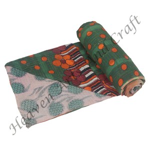 Couvre-lit en coton indien fait à la main Kantha, couverture de lit, couverture indienne réversible, cousue à la main, couverture lourde, couverture en vieux sari, travail de patchwork - Product Image 4