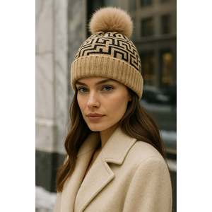 Gorro de lana con pompones y estampado de camel para mujer BERE1144 - BERE1144-CAMEL - Product Image 2