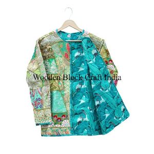 Veste Navratri brodée à manches longues avec travail miroir, faite à la main, style bohème, artisanale, Banjara Koti, 100% coton matelassé et respirant - Product Image 4