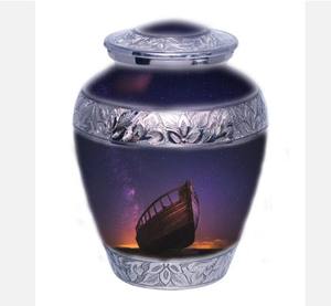 Classic Look 100% Urne funéraire adulte fabriquée à la main Urne de crémation Urne en laiton massif pour cendres humaines Vente en gros et vente chaude - Product Image 5