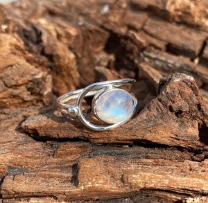 Bague artisanale en pierre de lune naturelle, argent sterling 925, bijou unique et tendance, cadeau pour femmes et hommes - Product Image 3