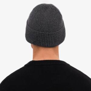 Vente en gros de bonnets décontractés unisexes unisexes de marque de luxe de haute qualité avec logo personnalisé en acrylique uni pour l'hiver bonnet en peluche respirant et imperméable - Product Image 5