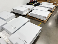 Système de stockage d'énergie solaire extérieur JOYVOIT JVBV16KWH-IP65 16kWh avec batterie LiFePO4 51.2V 314Ah, protection IP65 et communication CAN