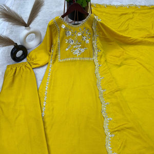 Présentation de la nouvelle collection d'été à la mode vêtements de fête haut en tissu de soie pantalon Dupatta ensemble tenue de festival costume traditionnel couleur élégante - Product Image 1