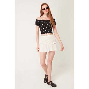 เสื้อปักลายดอกเดซี่ ทำจากผ้าจับจีบ - Product Image 4