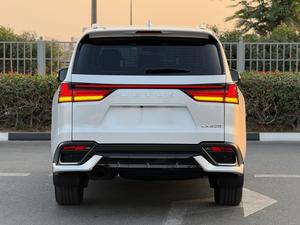 AUTO USATA 2024 LEXUS LX600 BIANCA 3.5L V6 TURBO SPORT 409CV/5200RPM 6 CILINDRI 7 POSTI TRASMISSIONE AUTOMATICA A 10 VELOCITÀ - Product Image 5