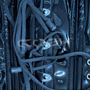 Corset gainant en PVC noir brillant effet mouillé avec lacets intégraux pour le modelage de la taille – Collection Mode - Product Image 4