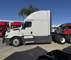 Camión Semirremolque Usado Freightliner Cascadia 126 Sleeper 2023 2024 con Techo Elevado de 72 Pulgadas, Motor Detroit de 455 HP, Transmisión Automática Dt12 de 12 Velocidades - Product Image 2