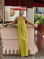 Robes d'été chics: longues Maxis élégantes et romantiques avec cols drapés et tenues décontractées dans des couleurs unies, parfaites pour des vacances élégantes
