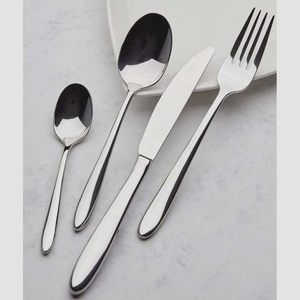 Cubiertos de acero inoxidable de grado alimenticio al por mayor, cubiertos de restaurante pulidos con espejo plateado para exteriores, mango de diseño completamente martillado - Product Image 1