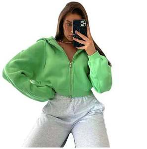 Sudadera con capucha corta forrada de algodón clásica para mujer con logotipo personalizado etiqueta privada otoño verano Streetwear longitud corta proveedor OEM - Product Image 5