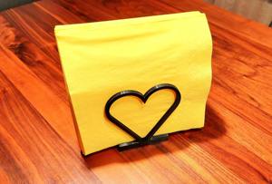 ที่ใส่ผ้าเช็ดปากรูปหัวใจสีดำ เหมาะสำหรับโต๊ะอาหาร เคาน์เตอร์ครัว และการตกแต่งโต๊ะแบบโรแมนติก ขายส่งจากอินเดีย - Product Image 6