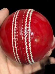 Hardball de cuero duradero profesional para Cricket y Match Play Rojo Blanco Amarillo Color Schemed Ball - Product Image 4