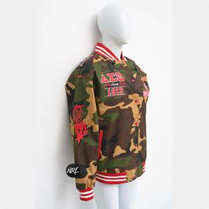 Blouson universitaire d'hiver à col montant avec broderie personnalisée en chenille, style streetwear pour hommes, idéal pour les équipes universitaires - Vente en gros - Product Image 3