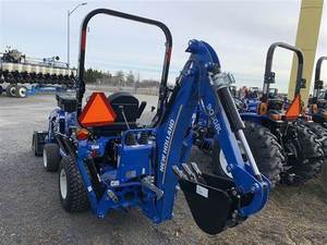 Tracteur agricole compact LS XJ25HST à vendre, nouveau tracteur LS XJ25 à transmission hydrostatique avec chargeur frontal, cabine de service hivernale - Product Image 6