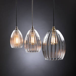 Lampe suspendue en verre au Design britannique, luminaire artisanal en métal indien, luminaire suspendu, perles en bois, idéal pour le hall d'un hôtel - Product Image 1