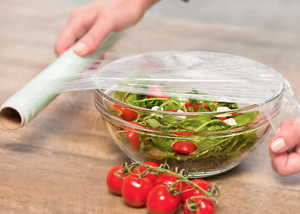 Film alimentaire transparent en plastique LLDPE Film alimentaire à faible coût Durable Recyclable Stockage des aliments Sécurité alimentaire - Product Image 5