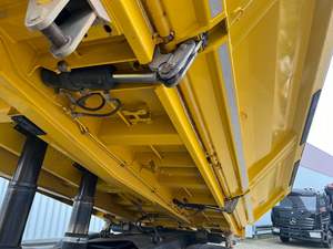 Camion lourd Mercedes-Benz AROCS 3246 8x4/4 Euro6 Diesel 2017, transmission automatique, conduite à gauche, 31-40T, caméra 360°, à vendre - Product Image 3