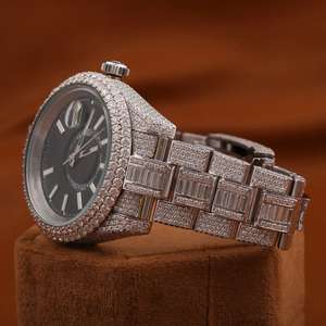 Montre-bracelet en acier inoxydable avec diamants et moissanite entièrement glacée conçue pour la montre hip hop tendance à la mode pour hommes - Product Image 3