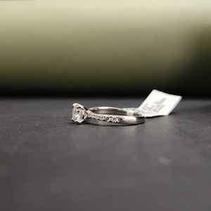 Bague Solitaire en Moissanite Créée en Laboratoire, Plaqué Or 14 carats, Acier Inoxydable, Certifiée IGI – Cadeau Tendance pour Mariage et Fiançailles - Product Image 3