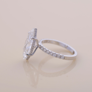 แหวนหมั้นและแต่งงานเพชรทรงมาร์คีส์เพาะเลี้ยงในห้องปฏิบัติการ ได้รับการรับรองจาก IGI พร้อมวงแหวนประดับเพชรแบบพาเว่ ตัวเรือนทองคำขาว/โรสโกลด์/เหลือง 18K - Product Image 4