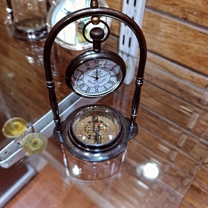 Reloj de Mesa Decorativo de Metal, Diseño Simple para el Hogar y la Oficina, Marco de Metal con Acabado Marrón Antiguo de la India - Product Image 5