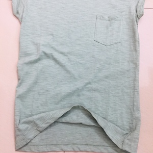 เสื้อยืดลำลองแขนสั้นสำหรับผู้หญิงขนาดใหญ่พิเศษคอกลมสีพื้นระบายอากาศได้ดีผ้าฟอยล์โลโก้ - Product Image 5