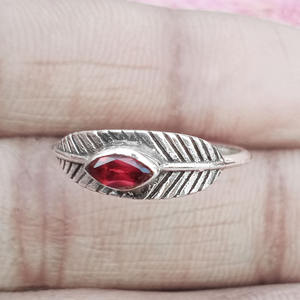 Anillo de piedras preciosas granate hecho a mano indio para niñas, joyería de plata de ley 925 hecha a medida, venta al por mayor, anillos de plata fina, joyería - Product Image 2