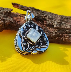 จี้925สีเงินสเตอร์ลิงแบบคลาสสิกจี้พลอยมูนสโตนสีรุ้งแบบประณีตและมีเสน่ห์ - Product Image 3