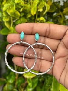 Boucles d'oreilles élégantes en laiton turquoise naturel d'Arizona, style bohème, bijoux en laiton tendance pour femmes, sertissage en forme de poire, pour les fêtes - Product Image 2