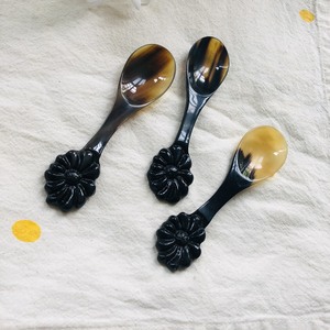 Cuchara de cuerno de búhos, diseño clásico de 12cm con mango de flores, accesorios de cocina hechos a mano de Vietnam, venta al por mayor - Product Image 4