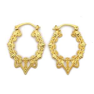 Pendientes de aro de latón con filigrana étnica, chapados en oro de 18k, estilo tribal vintage, hechos a mano, venta al por mayor. - Product Image 1