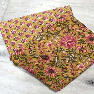 ผ้าฝ้ายเนื้อนุ่มคุณภาพดี น้ำหนักเบา พิมพ์ลายด้วยมือ ดีไซน์ใหม่ สำหรับตัดเย็บเสื้อผ้า ผลิตในอินเดีย - Product Image 5