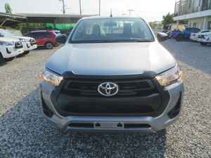 2023 รถมือสอง ไฮลักซ์ ดีเซล R18 เกียร์ออโต้ 4x4 พวงมาลัยซ้าย เบาะหนัง กล้องหลัง กระจกไฟฟ้า สีเงิน - Product Image 6